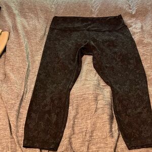 Sz 16 Lululemon Wunder Train 23” Leggings